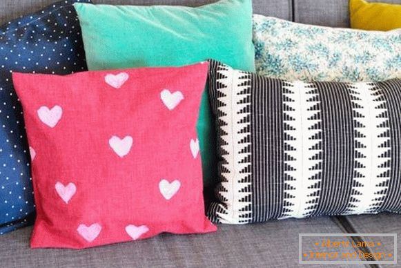 bright-crocheted-pillows