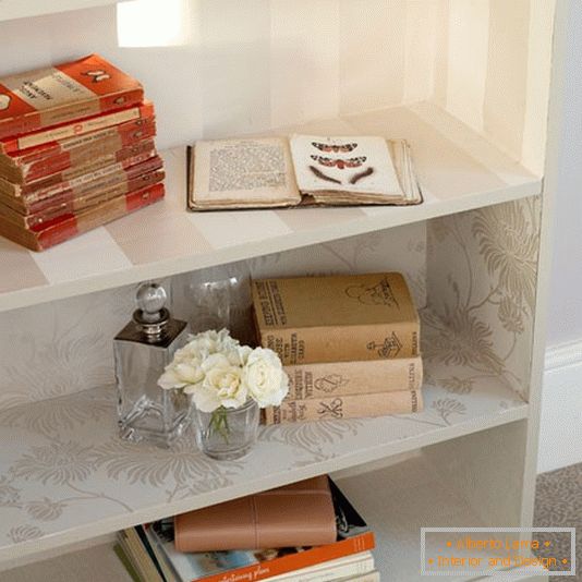 Paste the shelves with wallpaper