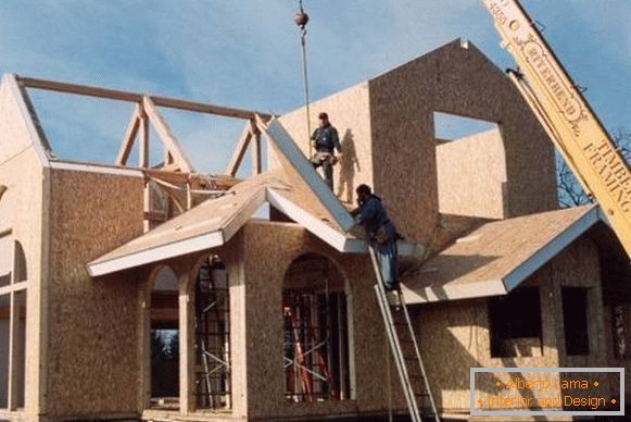Building a house from eco-friendly SIP panels