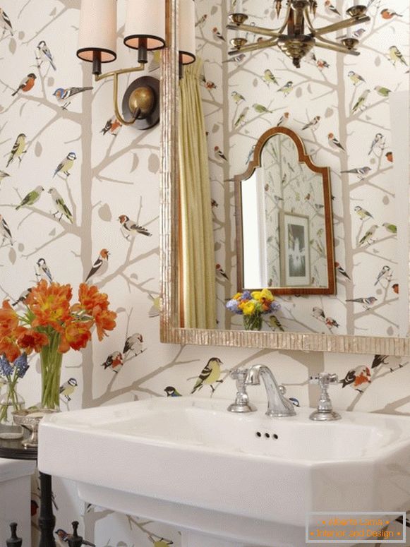 Bathroom design with bright wallpaper