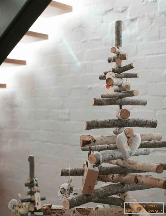 Christmas tree of logs