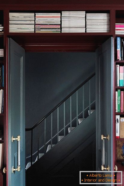 English style staircase decoration