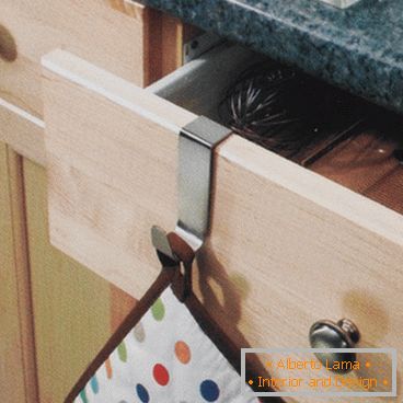 Convenient hooks for storing rags