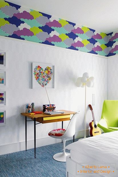 Air decoration of a children's room for a girl