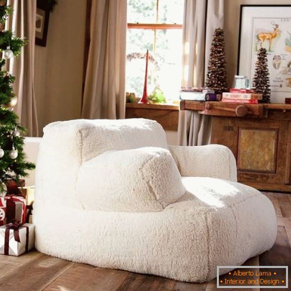 Soft chair in the form of a white marshmallow