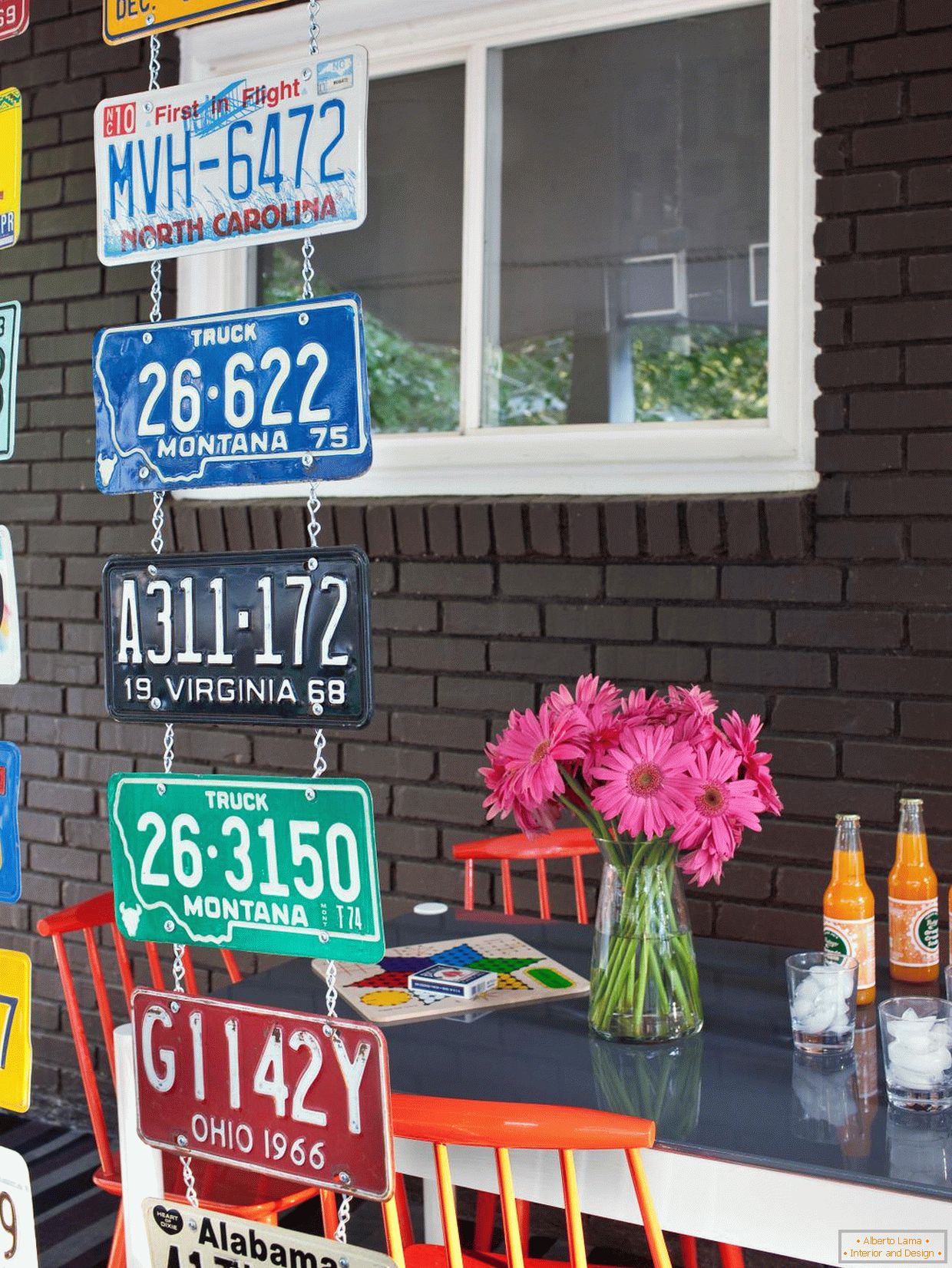 Vertical partition of old license plates