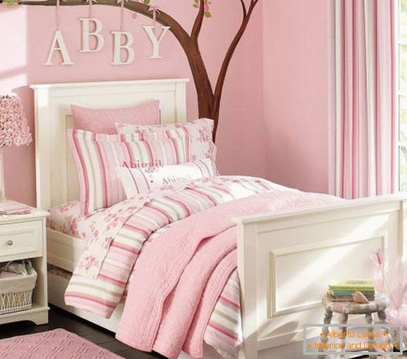 Romantic decoration for children in pink