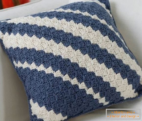 Stylish and fashionable design of cushions for a sofa - photo crocheting crochet