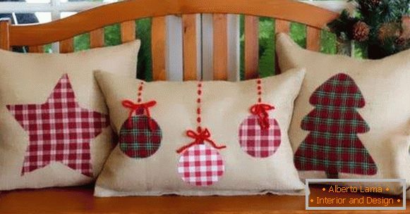 How to decorate cushions with your hands for the New Year
