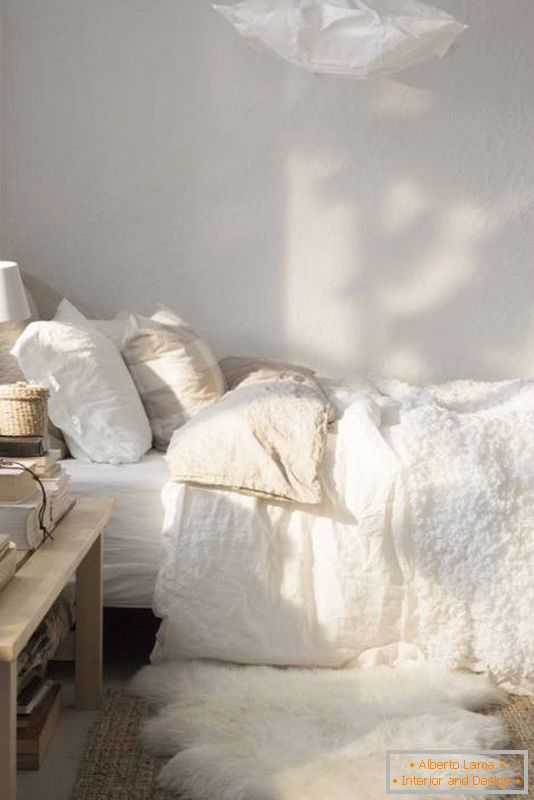 Bedroom decoration in light colors