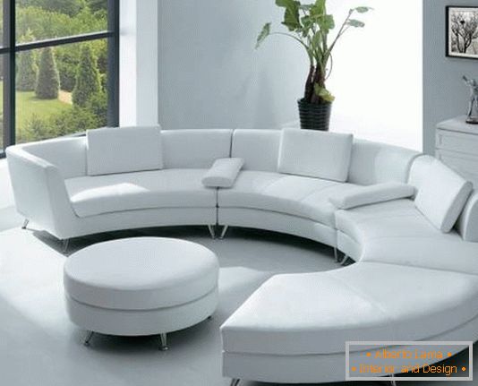 white-sectional sofa-na-nozhkakh