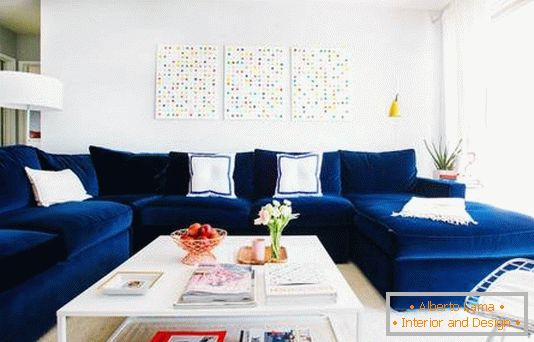 modular-sofa-with-bright-upholstery