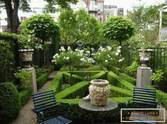 A small patio with an incredible garden