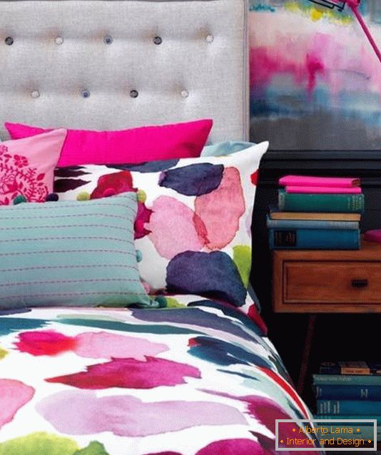 Bed linen with a watercolor pattern