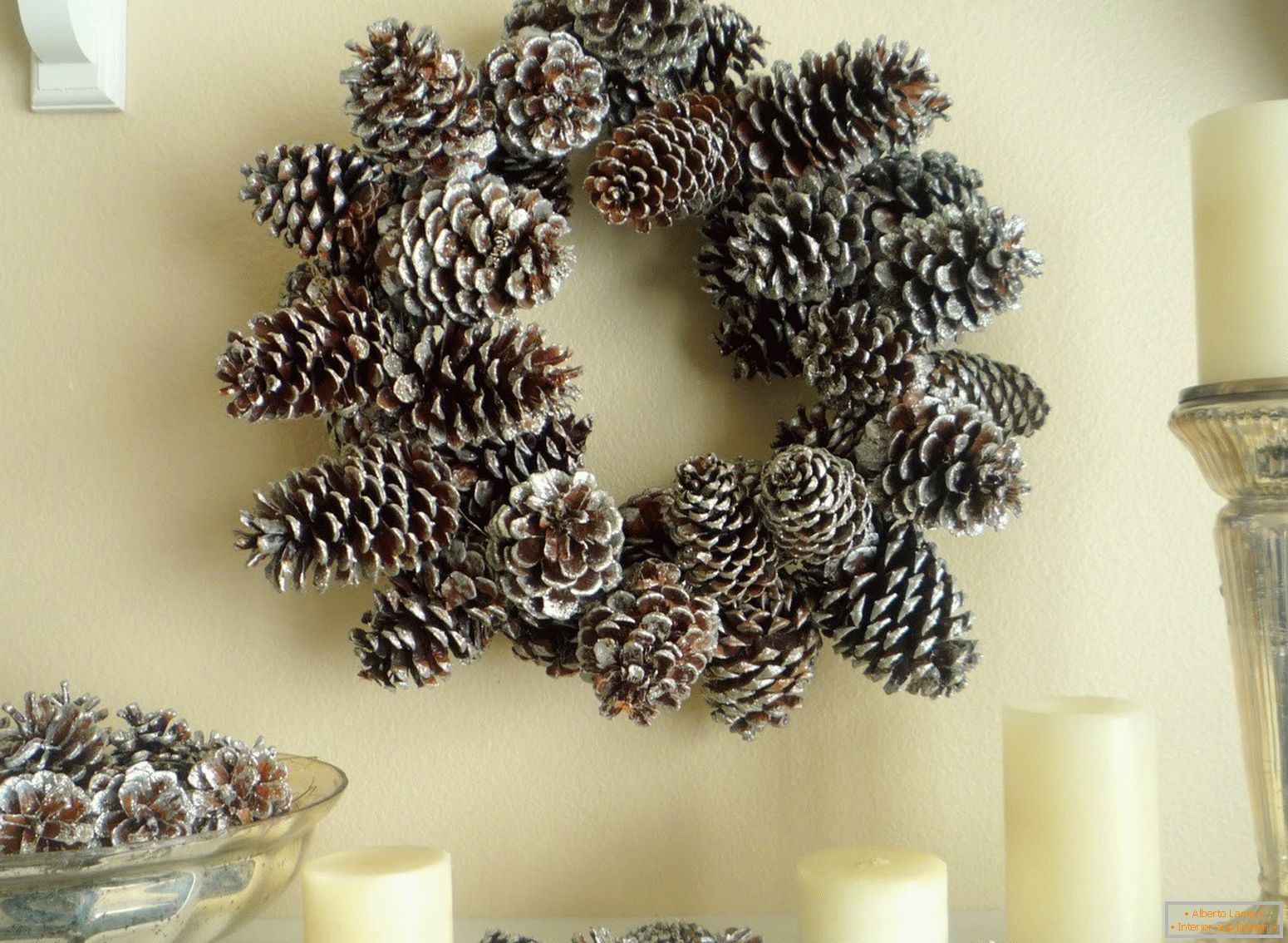 Wreath of cones