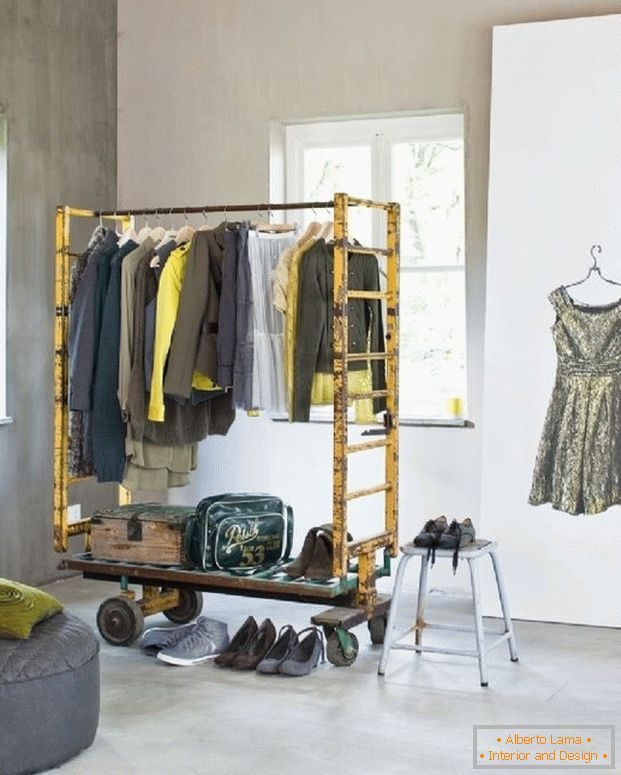 Stylish open-air wardrobe