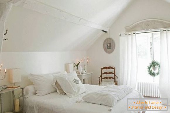 White bedroom in the style of shabby chic