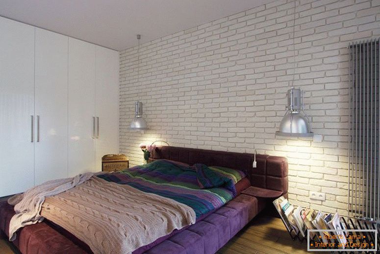 White walls in the bedroom