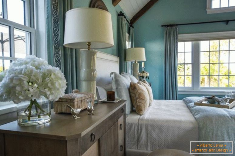 dh2015_master-bedroom_matching-white-lamps-nightstand-dressers_h-jpg-rend-hgtvcom-1280-853