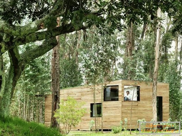 Ecuadorian small house in a beautiful forest