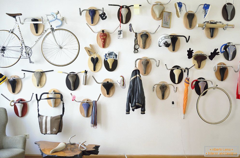 Wall hooks from bicycle seats