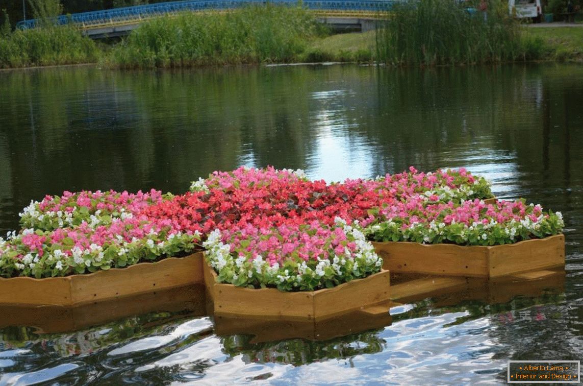 Floating flower bed