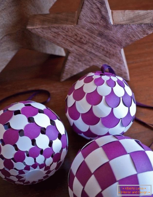 Balls with weaving of paper