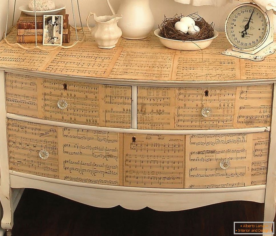 Sheeted chest of music sheets
