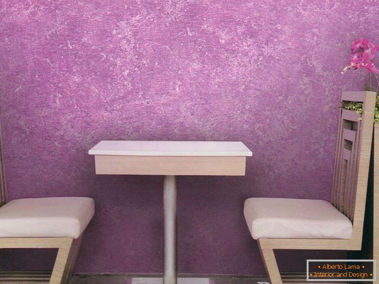 Lilac flock plaster in the interior