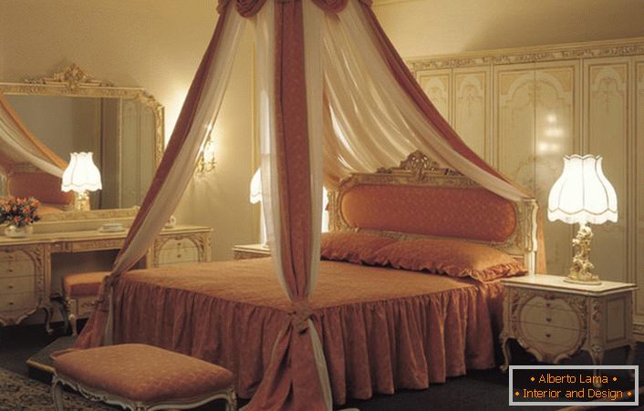 Baldachin over the bed is considered the most unusual element of the bedroom decor.