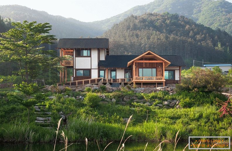 Country wooden house in Korea