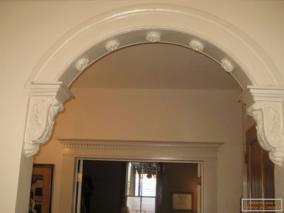 Arch with patterns in the room