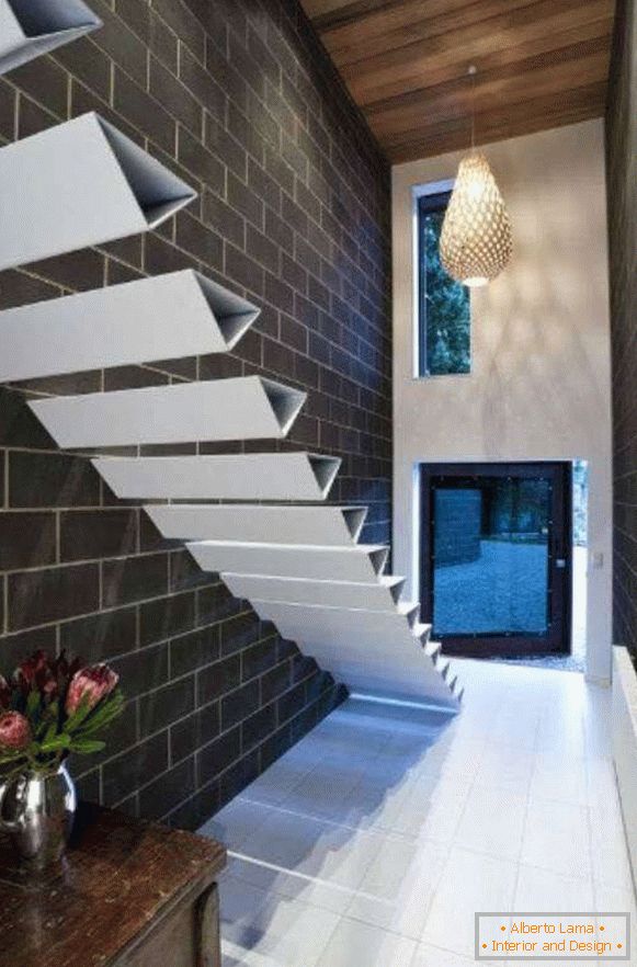 Design of a staircase in a private house, photo 3