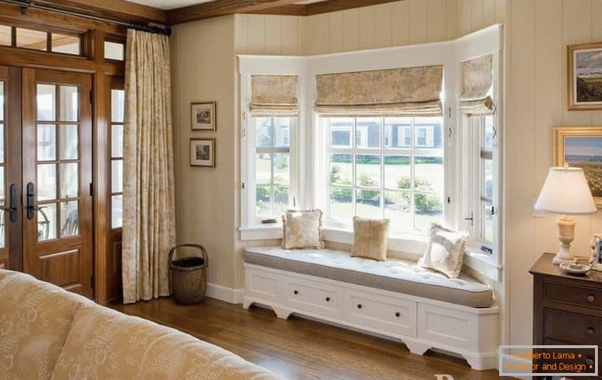 In the bay window you can organize a cozy place to read