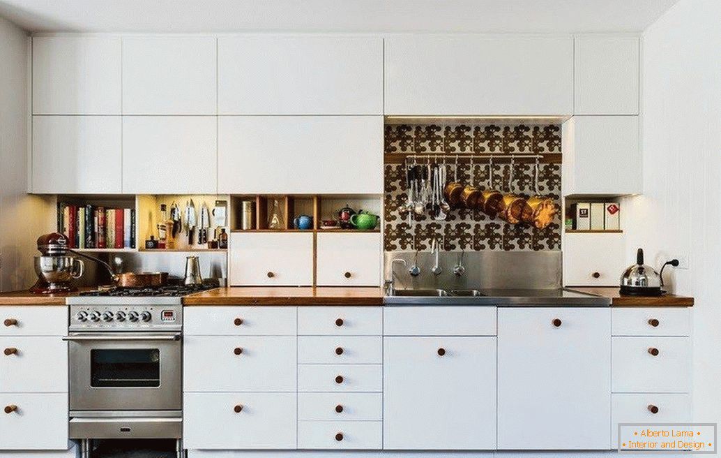 Kitchen in white with a bright apron