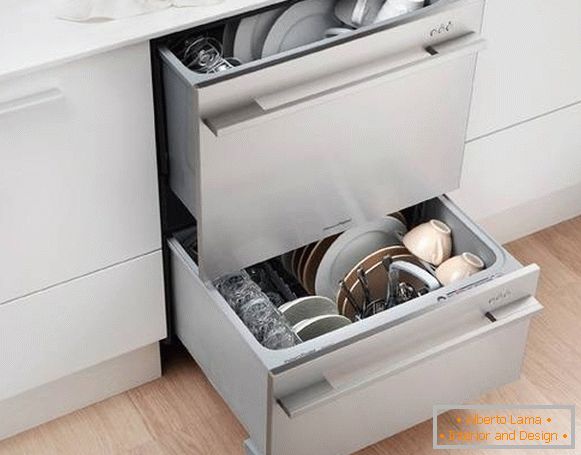 Dishwasher with two drawers