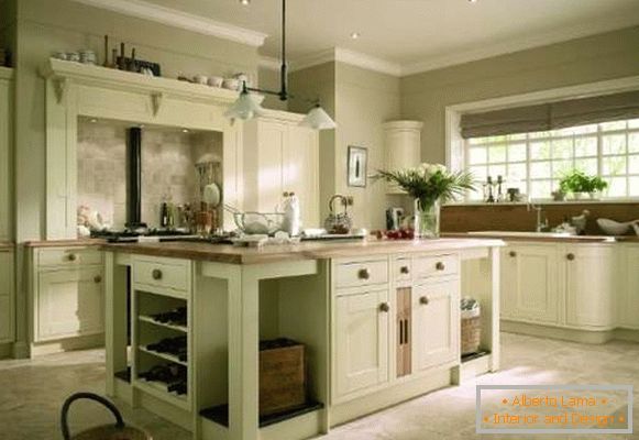 Design corner kitchen in a private house - photo with a large island