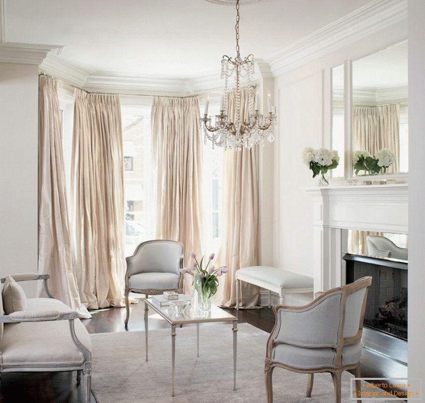French charm in the interior of the living room