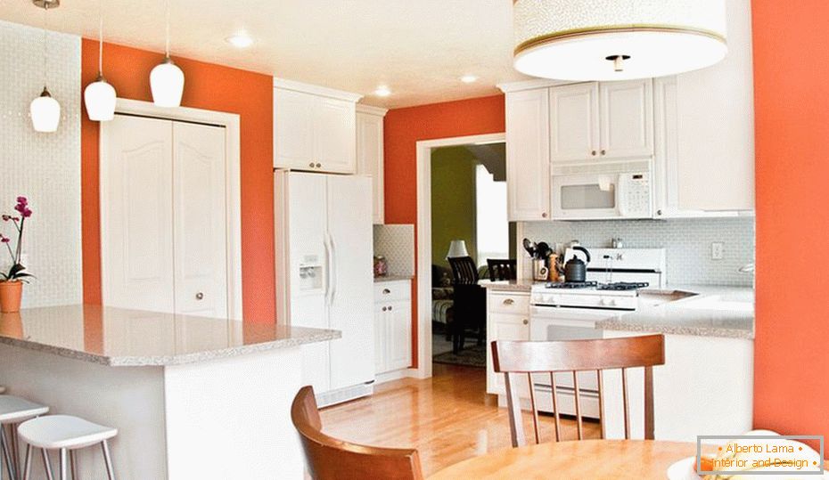 Bright walls in the kitchen