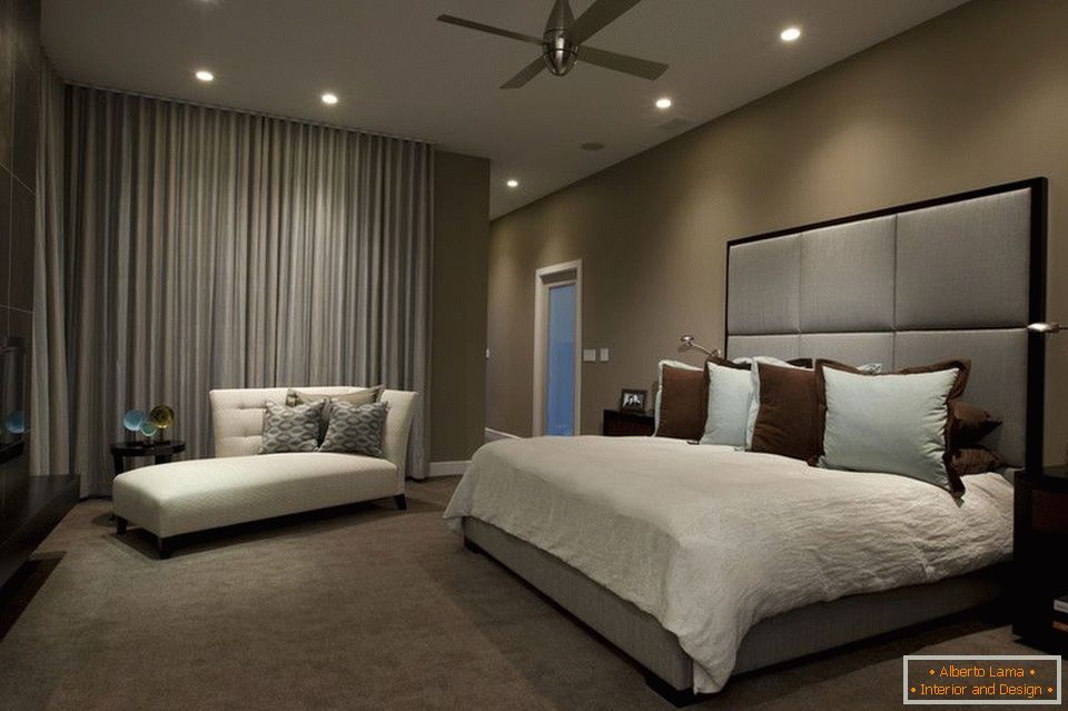 Bedroom design with spotlights
