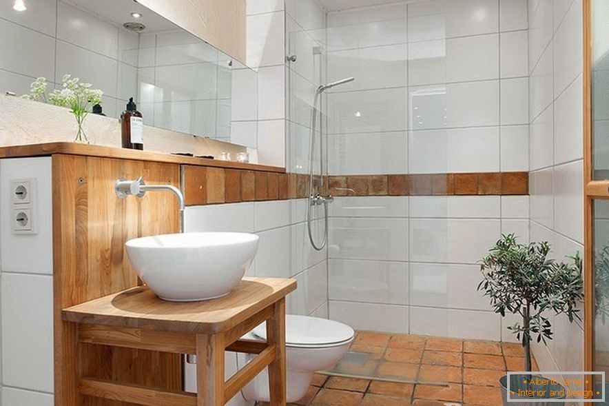Combined toilet with shower cabin