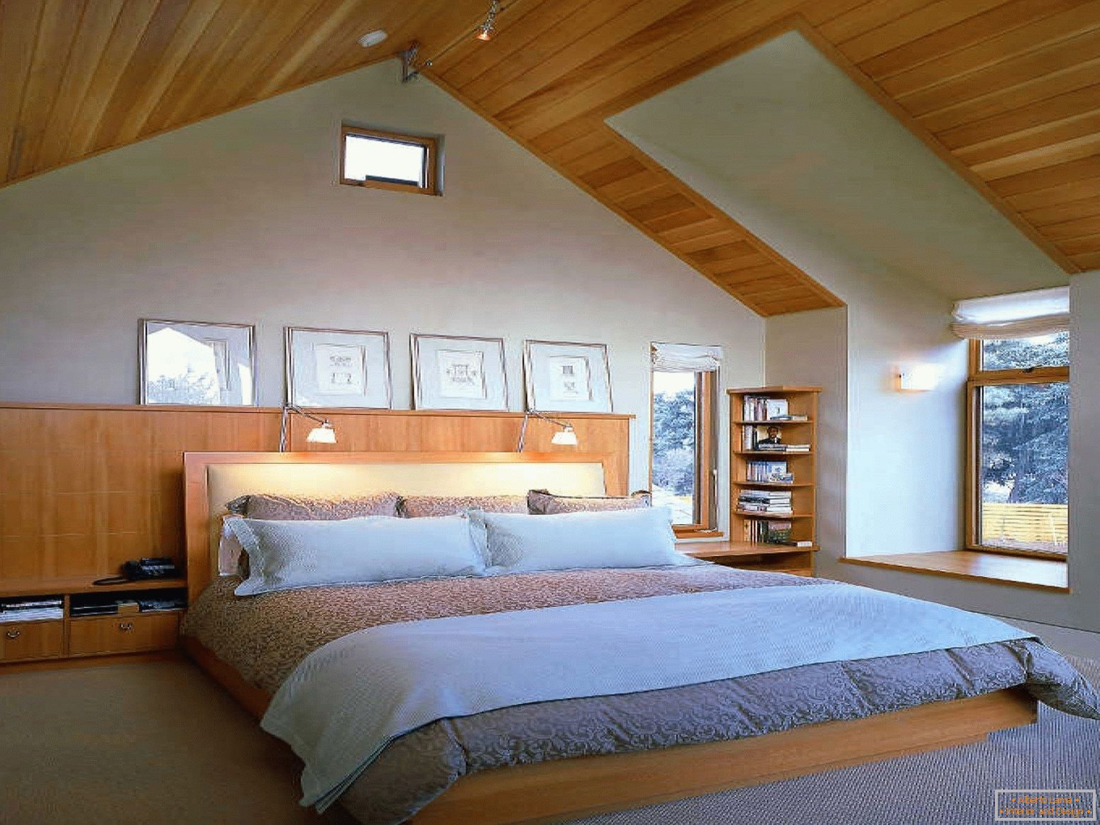 Bedroom design in the attic с высокими стенами
