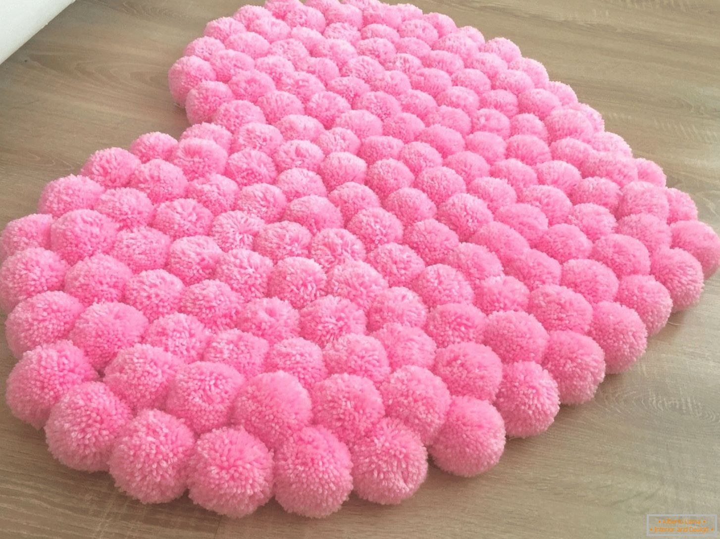 Carpet of pom-poms