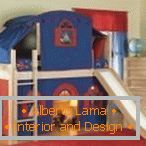 Bunk bed in the form of a house