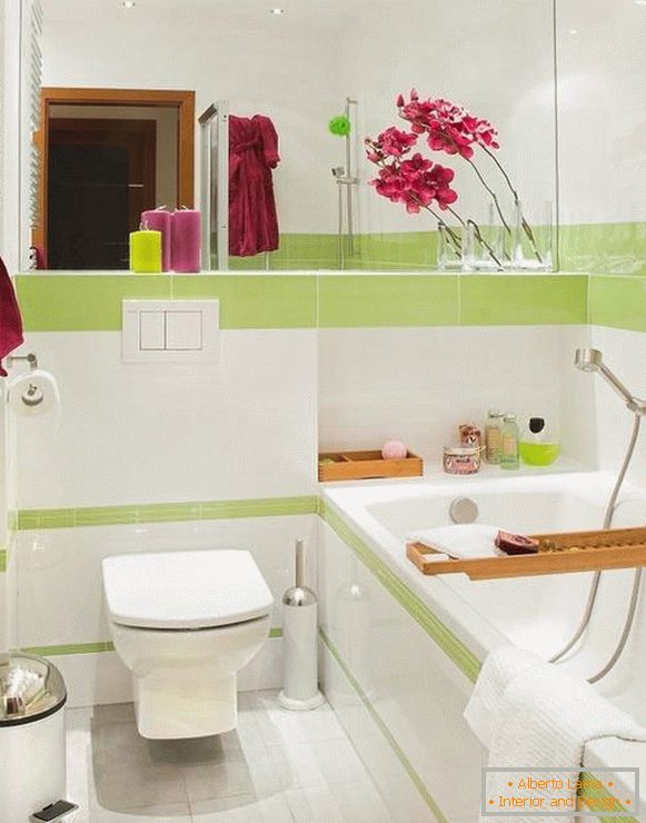 Bright accents in the bathroom