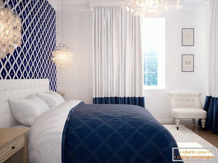 The bedroom in the Mediterranean style is characterized by a low-key design. The advantageous combination of white and blue colors casts sea motives and sets for rest.