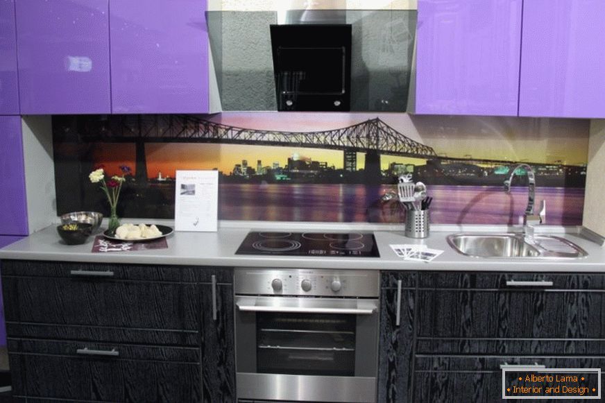 Purple kitchen with an unusual tone