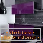 Stylish purple kitchen с черным фартуком