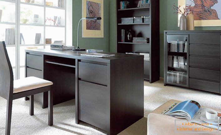 Exquisite office is favorably decorated with cabinet furniture. Correctly chosen shades of furniture harmoniously look in the overall picture of the interior.