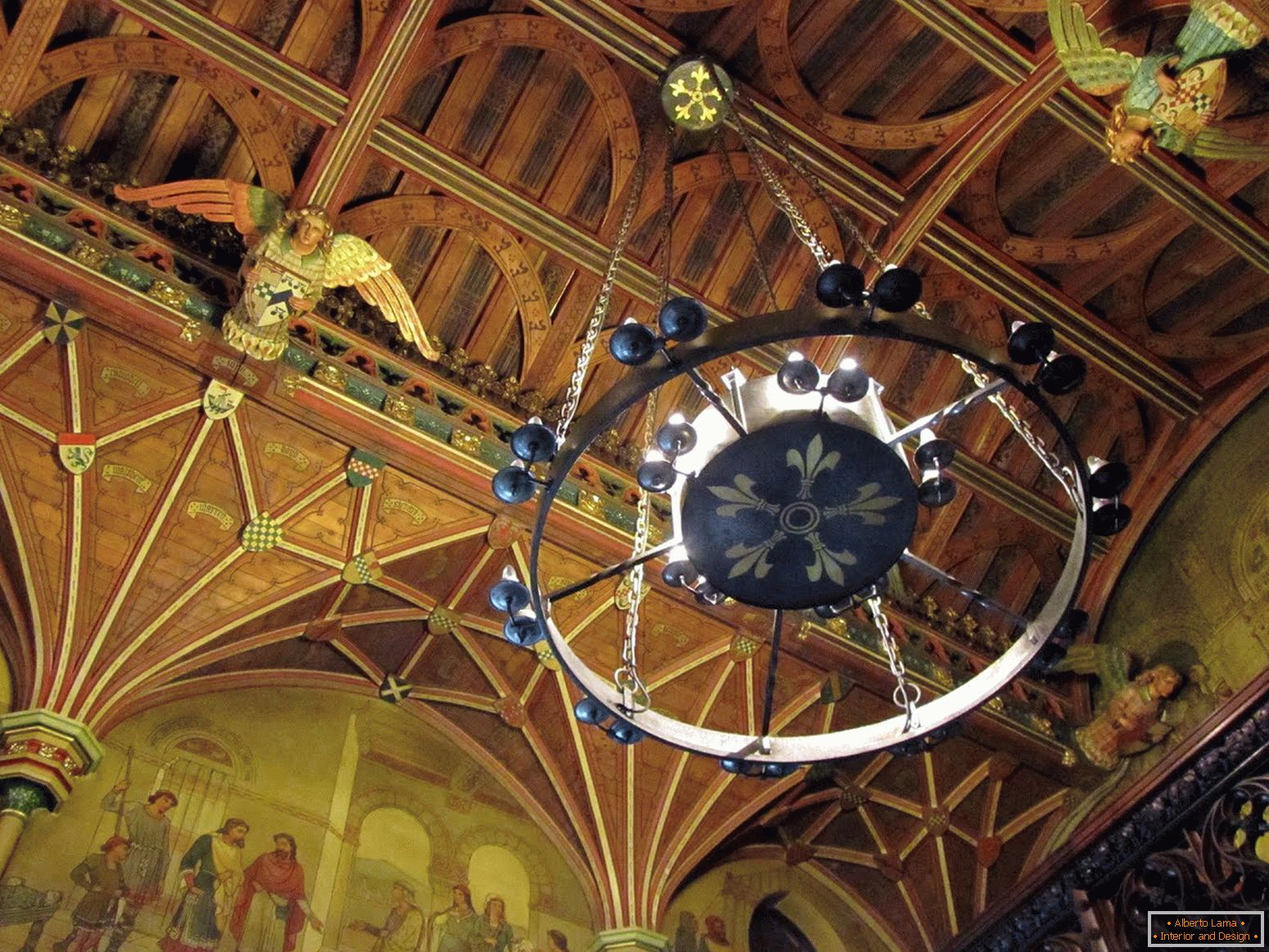 Ceiling в готическом стиле